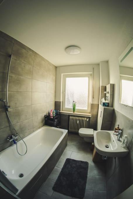 Wunderschoene Neue 3,5 Zimmerwohnung Naehe Kassel Bis 4 Erwachsene 3 Kinder Fuldatal Dış mekan fotoğraf