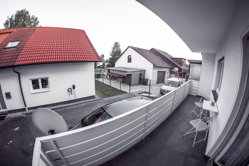 Wunderschoene Neue 3,5 Zimmerwohnung Naehe Kassel Bis 4 Erwachsene 3 Kinder Fuldatal Dış mekan fotoğraf